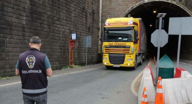  Sarp'ta tır trafiği normale döndü